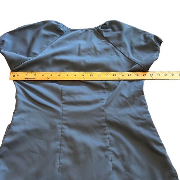 Grey’s Anatomy by Barco Blue Scrub Top w/ Embroidered Details. Sz XS. Great Cond - Picture 12 of 13